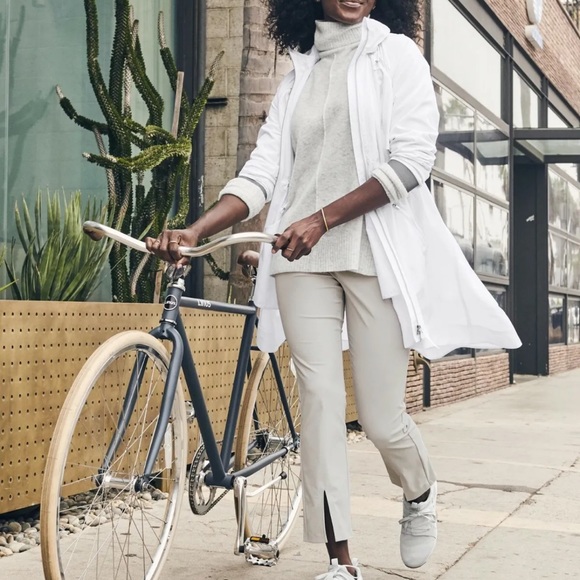 Athleta Pants - Athleta  Wander Slim straight  crop pants